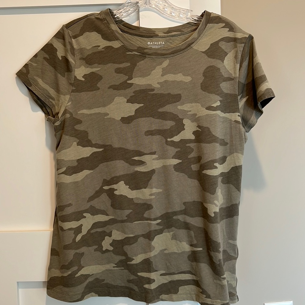 Athleta Organic Daily tee L camo